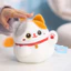 Giảm giá hấp dẫn [Hàng có sẵn] Good Luck Lucky Cat Plush Doll Creative Sanhua Cat Paipai Le Doll Table with Doll Gift