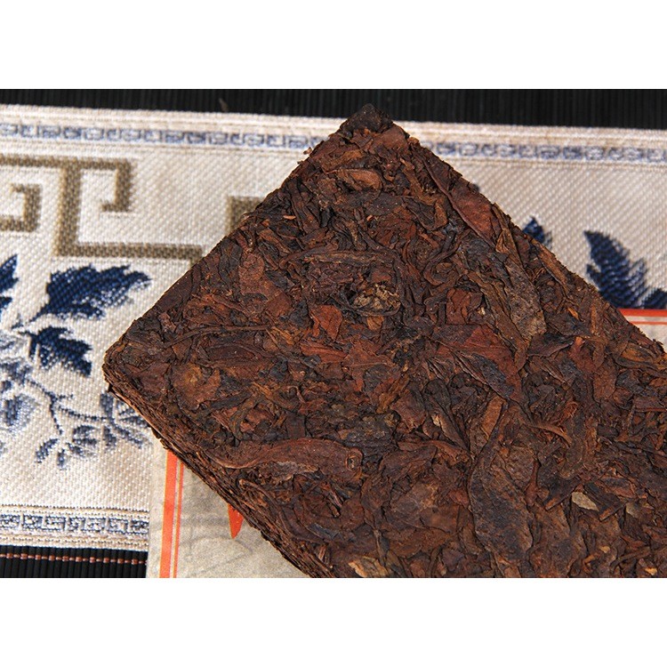 BÁNH TRÀ PHỔ NHĨ CHÍN VÂN NAM THƯỢNG HẠNG 08 NĂM TUỔI 250 GRAM (NĂM SẢN XUẤT 2017)