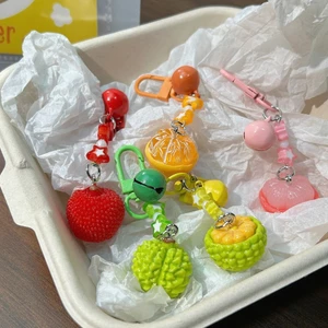 Mini 3D Trái Cây Móc Khóa Với Chuông Ngôi Sao Hạt Nhựa Dễ Thương Quyến Rũ Cho Ba Lô Ví Túi Trang Trí Thực Phẩm Đáng Yêu Vòng Chìa Khóa Cho Bé Gái Nữ Phụ Kiện Hàng Ngày