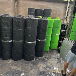 Lưới mắt cáo xanh đen. Cao 1M5 dài 10M( hàng loại A) lưới dùng để lót sàn. Nuôi gà nuôi vịt. Bao độ bền từ 5 đến 10 năm