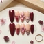 Bấm vào Móng Tay 10 Miếng Hạnh Nhân Trung Bình Kẻ Sọc Burgundy Móng Tay Giả Có Kim Cương Giả Nhẹ Sang Trọng Nhựa Móng Tay Nhân Tạo Cho Nữ Tiệc Cưới Và Mặc Hàng Ngày