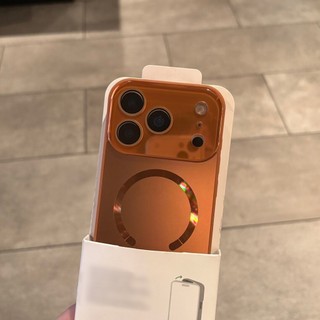 Cửa sổ lớn hút từ tính mờ tiên tiến cho iPhone17 16 15 14 13 Pro Max chống sốc bảo vệ camera chống rơi bìa cứng