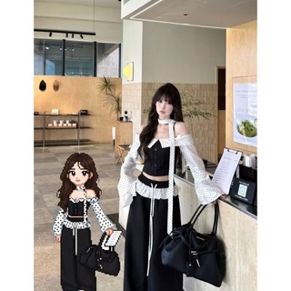 Bộ Thời Trang Summer Phong Cách Hàn Quốc: Áo Ren Một Vai và Quần Ống Rộng Chấm Bi
