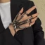 Vòng tay xương đầu lâu co giãn hợp kim kẽm, style punk và gothic rock, phụ kiện sang trọng cho tiệc hay sự kiện hip hop.