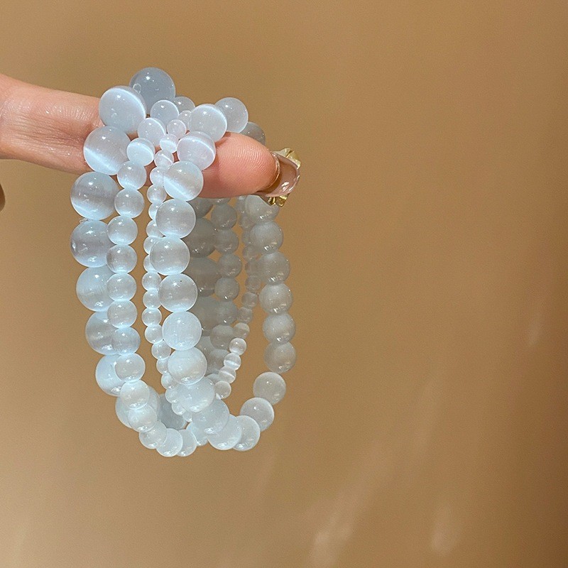 Vòng tay đính cườm ngọc trai nhân tạo - Phong cách đơn giản để làm đẹp cho tay