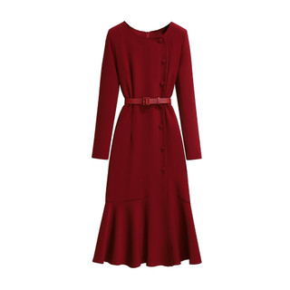 Đầm đuôi cá màu burgundy thời trang thu, thiết kế eo hẹp, phù hợp cho các bữa tiệc sang trọng