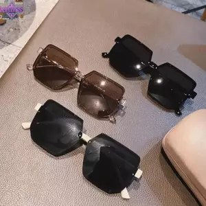 Kính râm vuông RTJIFSS, Kính râm khung lớn cổ điển, Chức năng ống kính chặn tia cực tím đa năng Unisex Kính râm đa năng Kính râm đa giác Phù hợp thời trang đường phố hàng ngày