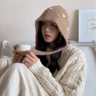 Mũ Balaclava dệt kim từ polyester, thiết kế hoạ tiết thêu ngọt ngào, chống gió và cổ áo cao giữ ấm.