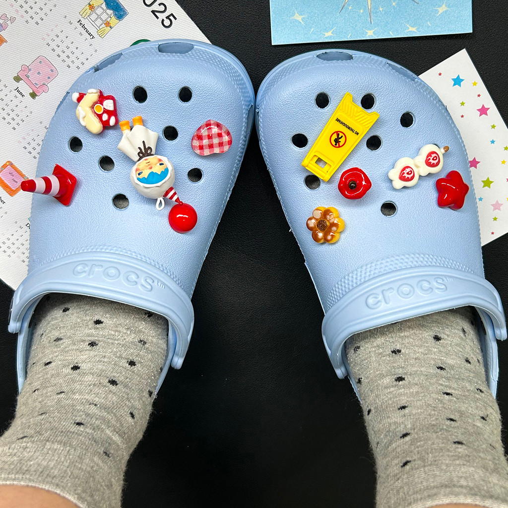 Pop Mart Hirono Sunny Day Ono phụ kiện hoa dễ thương cho Crocs, charm gắn giày cao cấp có thể tháo rời