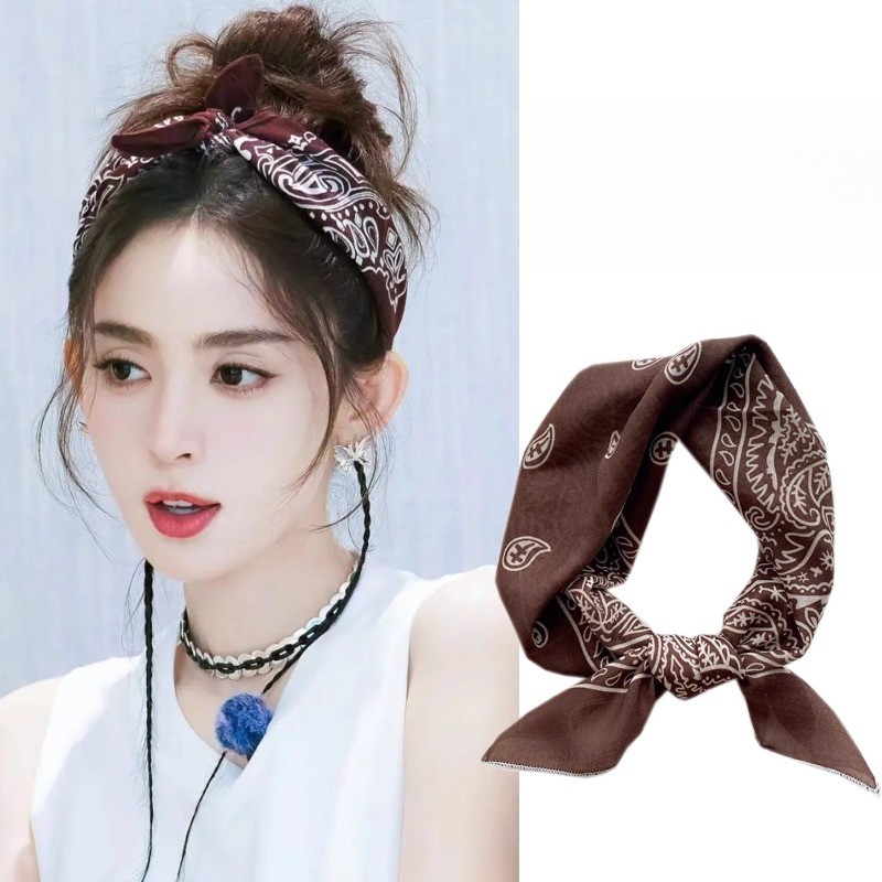 Khăn lụa cổ điển kiểu Pháp hình tam giác, phù hợp quàng cổ cho nữ