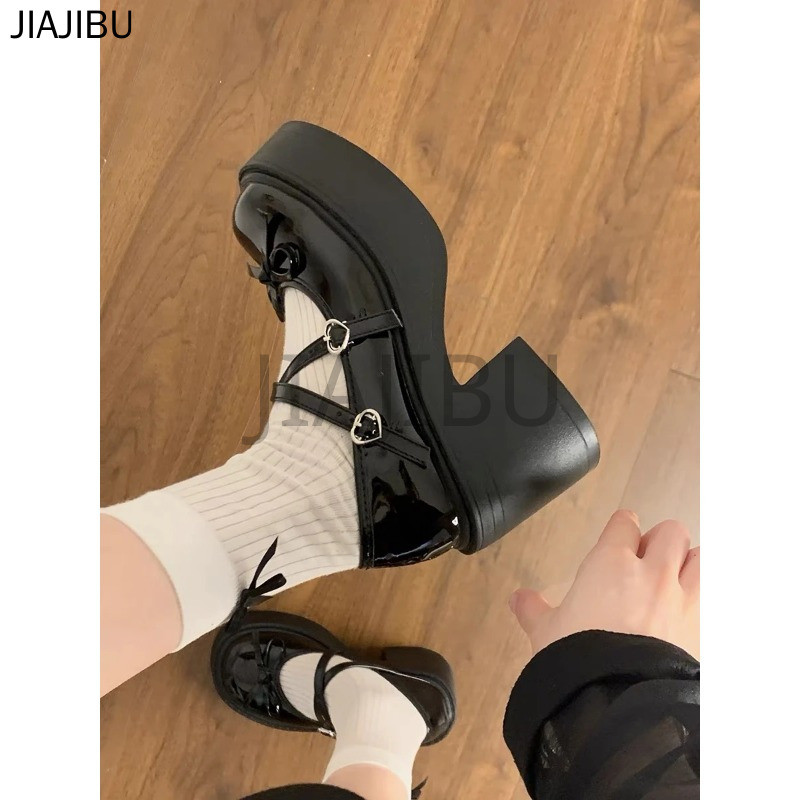 Nhật Bản JK Gothic Gothic Màu Be/Đen Khóa Trái Tim Phong Cách Công Chúa Nhỏ Giày Da Cho Bé Gái Giày Cao Gót Mũi Tròn Khóa Đôi Chống Trượt Phong Cách Đại Học Anh Quốc Dành Cho Nữ Korean Fashion Casual Cosplay Platform Mary Jane Doll Shoes