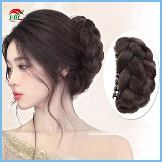 Set tóc giả bện mềm mại, decorate với nụ hoa, và có họa tiết tinh tế ở phần sau.