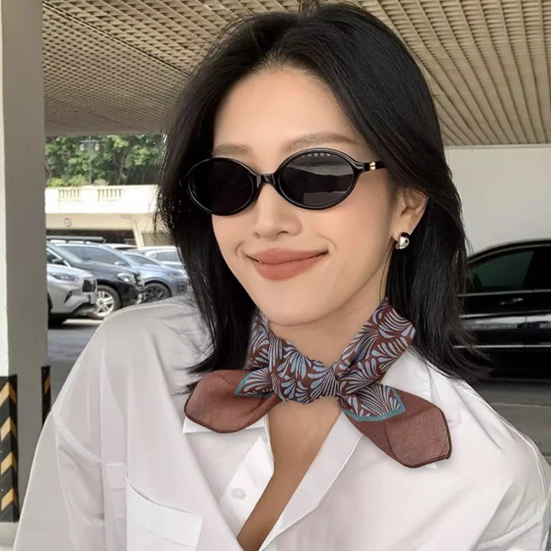 Khăn lụa cao cấp retro màu cà phê thiết kế đơn giản