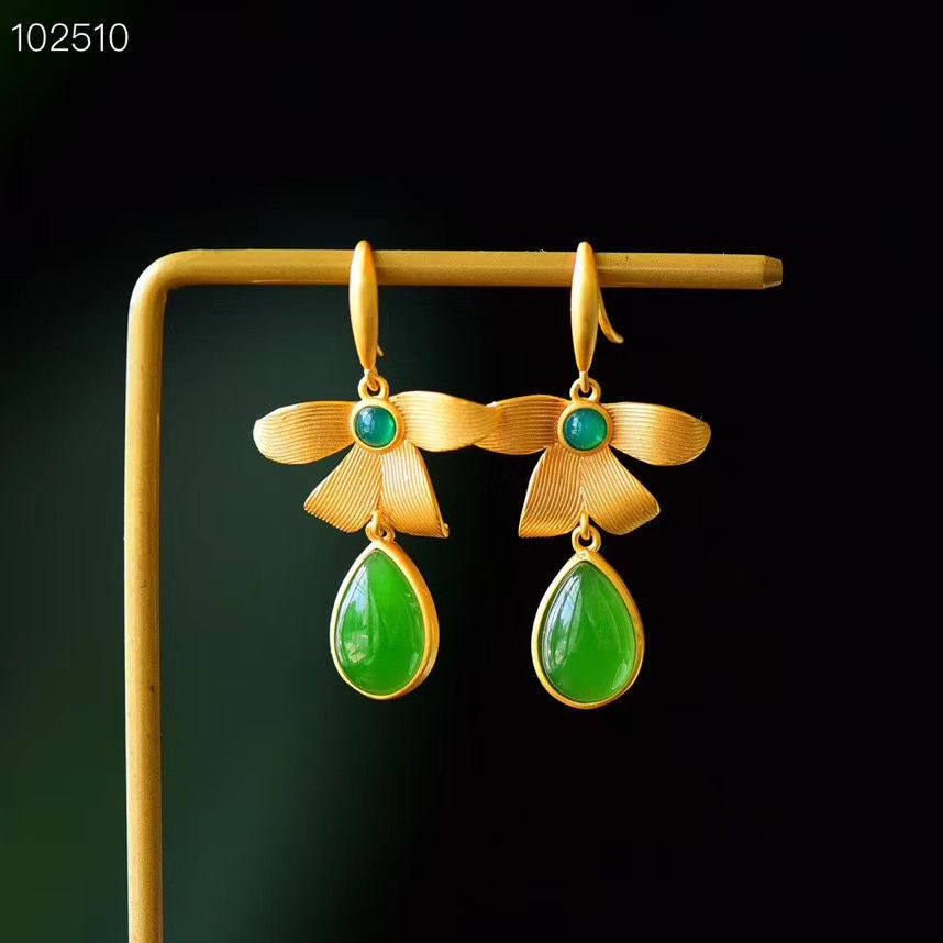 Bông tai bướm ngọc bích tự nhiên màu xanh lá cây