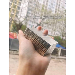 Nam châm đẩy mắt mèo