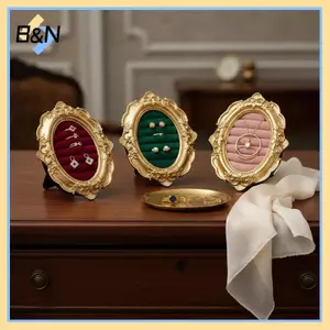 B & N Vintage Nhẫn Hiển Thị Đứng Khung Hình Phong Cách Trang Sức Tổ Chức Khay Bông Tai Tinh Tế Cho Phòng Khách Phòng Ngủ Và Cửa Hàng Trưng Bày.