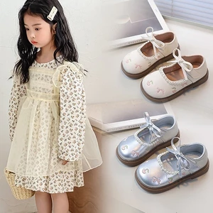 Bella2026 Mẫu giày thời trangmới cho bé gái,giày côngchúa đáng yêu và thoải mái, giày lười PU mềmmại