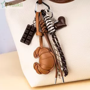 Móc khóa Croissant YUUKII, Mặt dây chuyền túi trái tim sô cô la, Dây bện da Hình bánh mì Điện thoại di động Dây túi trang trí