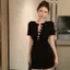 Đầm ngắn tay cảm giác cao cấp Slim-fit Retro Tính khí gợi cảm mùa hè eo hẹp phong cách mới Slimm