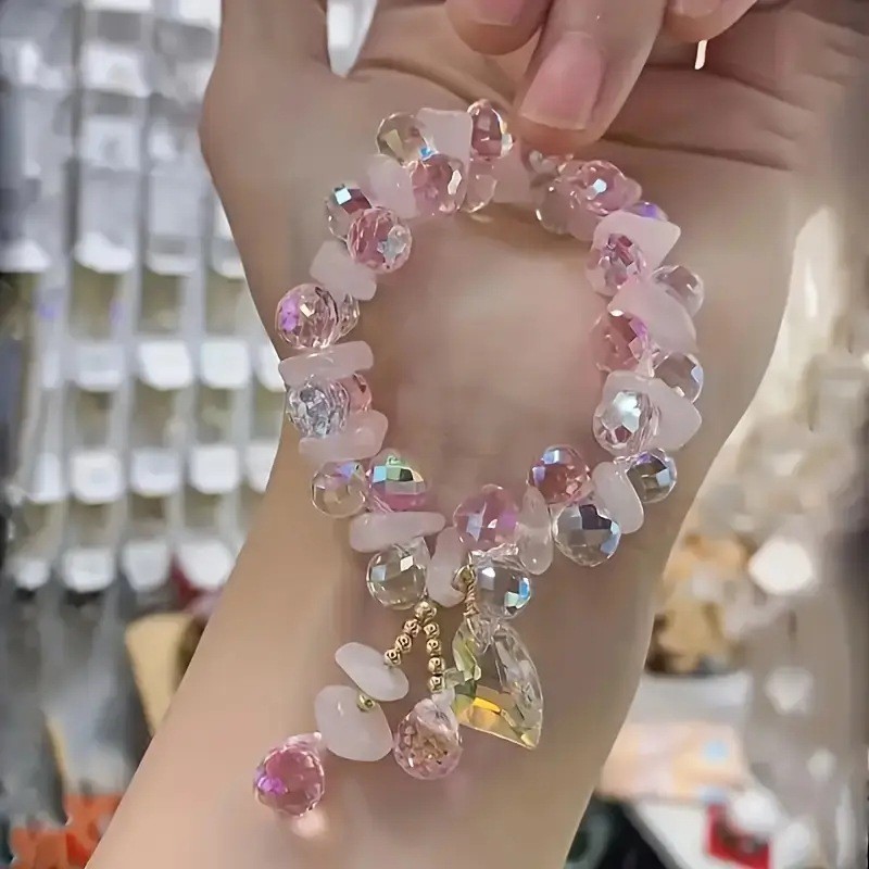 Vòng tay pha lê thời trang, phong cách mới phù hợp cho tình yêu và các dịp đặc biệt