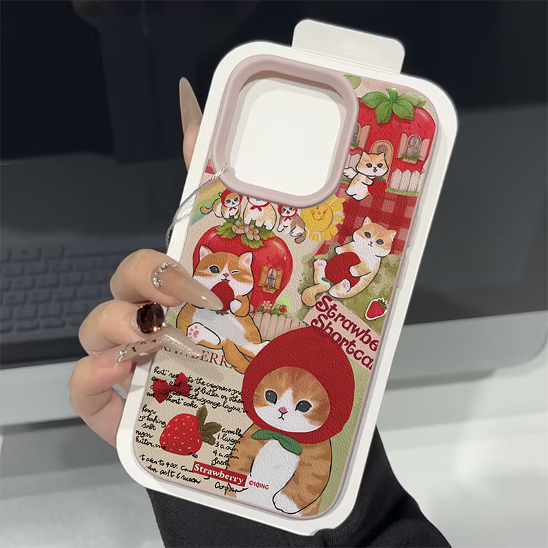Ốp Lưng Tương Thích Cho IPhone 15 11 13 16 14 12 Pro Max X XS Max XR 14 12 Pro Max 16 15 14 Plus Hoạt Hình Thời Trang Dễ Thương Countryside Dâu Mèo Kẻ Sọc Da Họa Tiết Cảm Giác Da