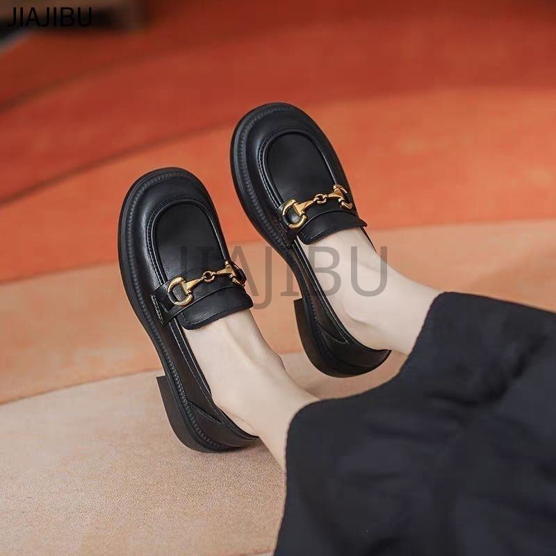 Size 35-43 Giày Lười Đế Dày Mũi Tròn Chống Trượt Kiểu Dáng Sinh Viên Anh Quốc Khóa Kim Loại Thông Thường Cỡ Lớn Màu Đen Dành Cho Nữ 42 Korean Fashion Retro Lolita Matte/glossy Platform Mary Jane Small Leather Shoes Giày Bệt Cosplay Đồng Phục JK Nhật Bản