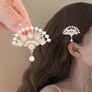 Kẹp tóc ngọc trai cao cấp với thiết kế sang trọng, thanh lịch, nhỏ gọn