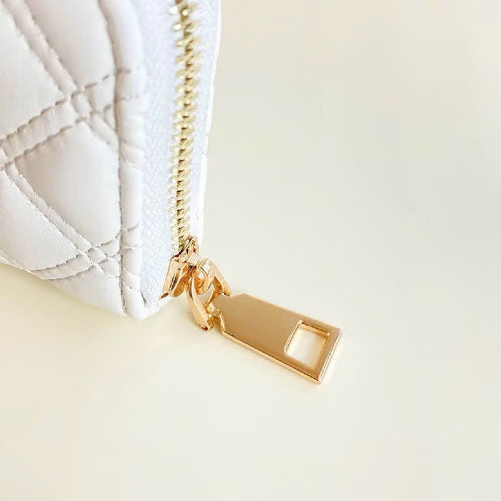 Ví nữ cầm tay mini ngắn khoá kéo hoa văn nổi