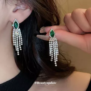 Kim Cương Hình Chữ V Tua Rua Hình Học Vòng Cổ Retro Ánh Sáng Sang Trọng Phù Hợp Với Xương Đòn Dây Xích Cô Gái Nóng Ngọt Ngào Phong Cách Thoáng Mát Mới Phong Cách Sang Trọng Vòng Cổ 2026-6-11