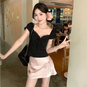 Sweet Hot Girl Suit Pháp Ren Đen Viền Áo Sơ Mi Tay Ngắn + Váy Nơ Niche Nữ Hai Mảnh