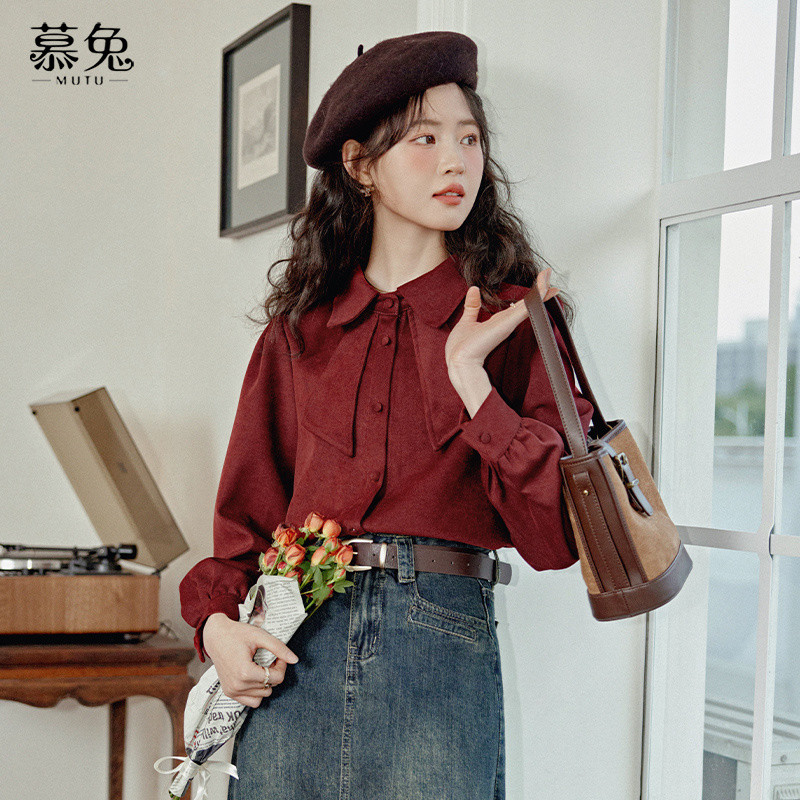 Mutu Pháp Retro Đỏ Rời Áo Sơ Mi Dài Tay Nữ Mùa Xuân 2026 Phong Cách Mới Thiết Kế Nhỏ Niche Bên Trong Top