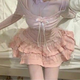Hai mảnh ren đào phong cách ngọt ngào và gợi cảm, phù hợp hẹn hò