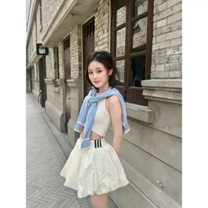 Váy ngắn màu trắng hoa Váy ngắn sọc mỏng nhỏ Váy mong muốn nguyên chất