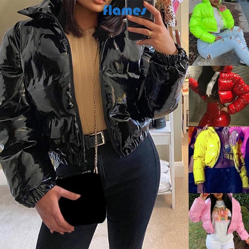 Áo khoác parka bọc kim loại giả da sáng bóng, tay dài, cổ đứng, thiết kếcrop