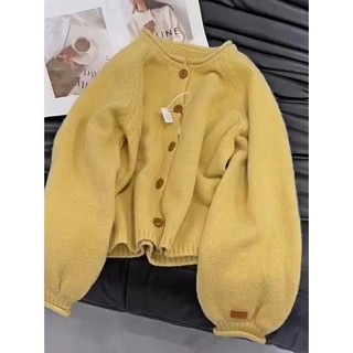 Cardigan len mềm mại màu vàng, phù hợp thời trang xuân thu