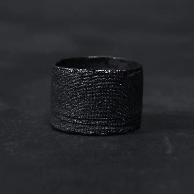 Khóa bạc handmade phong cách tiên phong, dễ dàng sử dụng cho cả nam và nữ