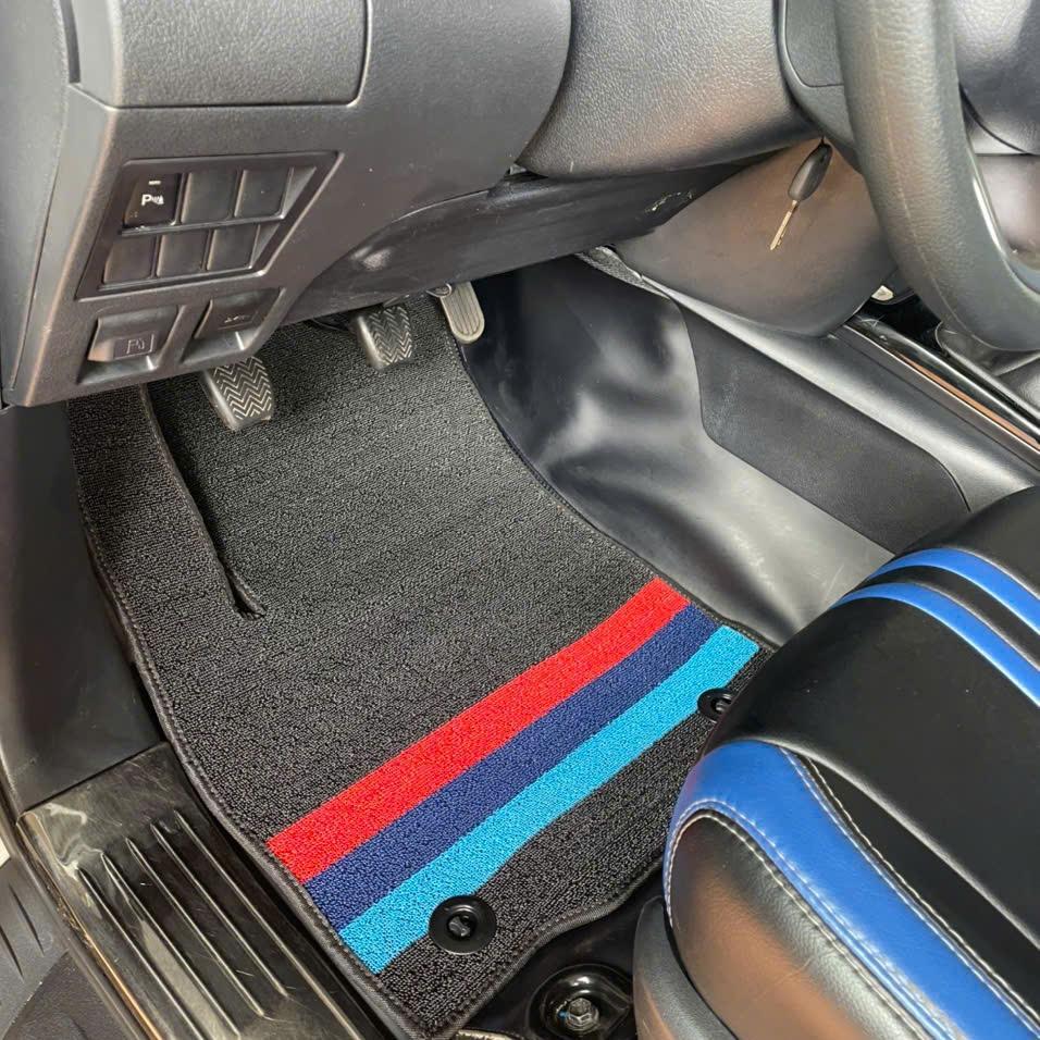 [Fortuner] Thảm Lót Sàn Xe Fortuner Cắt May Sẵn Chuẩn Form Nguyên Zin Bấm Khuy Ghế Lái Chất Liệu 3 Lớp Cao Cấp