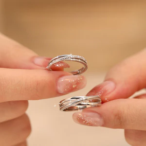 Nhẫn cặp đôi đan chéo, thời trang và độc đáo, phù hợp nam nữ với kích cỡ điều chỉnh được.