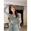 Pure Desire Style Hot Girl Kẻ sọc cổ chữ v Tay áo Trumpet dài tay thiết kế kiểu Mỹ Áo thun mỏng vừa vặn