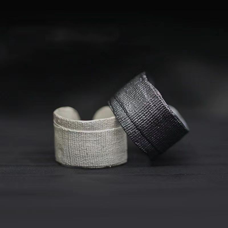 Khóa bạc handmade phong cách tiên phong, dễ dàng sử dụng cho cả nam và nữ