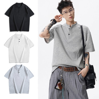 Áo thun nam cổ áo Henley phong cách Nhật Bản, ngắn tay, chắc chắn và tinh tế.