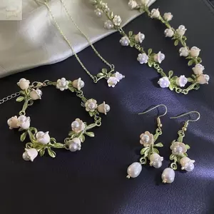 AWNGD Lily of The Valley Bộ trang sức, Vòng tay hoa lan xanh, Vòng cổ hoa trắng tua rua Phụ kiện nữ