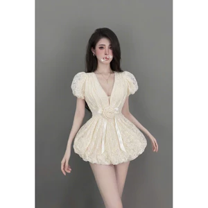 Đầm ren tay bồng cổ v đính hoa chân xoè bồng cực xinh kèm quần BYJOLIE