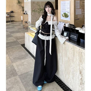 Bộ Thời Trang Summer Phong Cách Hàn Quốc: Áo Ren Một Vai và Quần Ống Rộng Chấm Bi