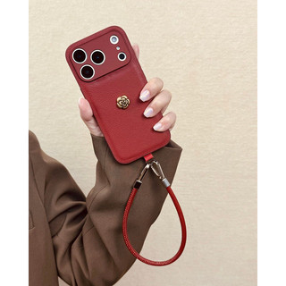 Hoa Camellia Năm Mới Da Đỏ Wrsit Dây Đeo Ốp Lưng Điện Thoại iPhone 17Promax 17Pro 12 13 14 15 16 Pro Max 11 Chống Sốc Bảo Vệ Toàn Diện Nữ Vỏ Điện Thoại Di Động