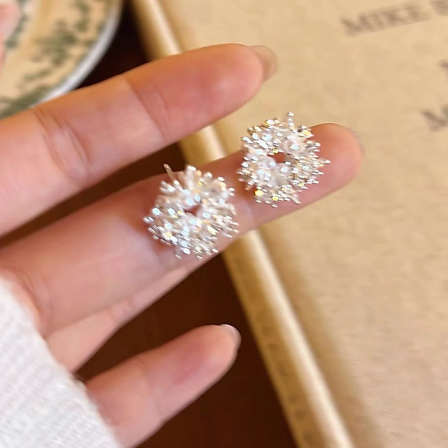 Đôi bông tai phong cách Hàn Quốc với thiết kế hoa, zircon và ngọc trai chất lượng cao cho nữ