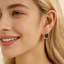 Thời trang bà ngọc lục bảo đồng dát zircon cổ điển hình vuông chống phai màu bông tai