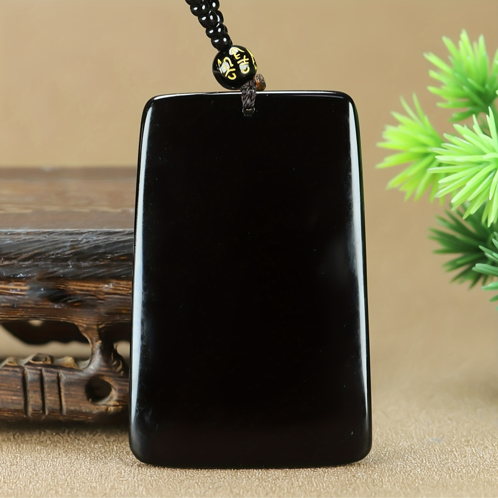 Mặt dây chuyền obsidian thanh lịch, làm từ đá tự nhiên, là bùa hộ mệnh mang ý nghĩa tinh thần mạnh mẽ.