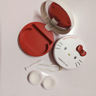 Hộp đựng kính áp tròng Hello Kitty siêu dễ thương, nhỏ gọn, có gương soi và đủ phụ kiện bảo quản lens an toàn