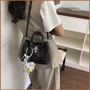 SQ11 2026 túi đeo chéo đeo vai mới thời trang đơn giản thiết kế thích hợp túi xô cầm tay dành cho nữ